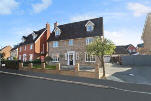 33456924 Queenborough Lane, Great Notley, Braintree